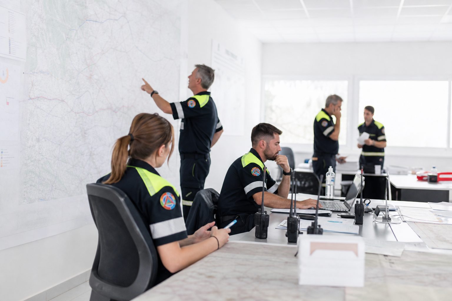 Scena di lavoro che illustra TurnoVolontari, I turni si coprono da soli: ogni volontario vede le disponibilita e riceve il pr